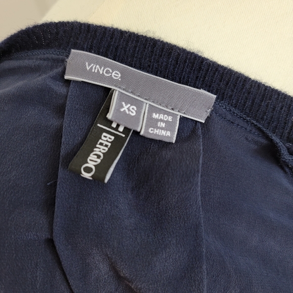 VINCE. Navy Silk Back Wool Cashmere V Neck Sweater - Picture 4 of 7